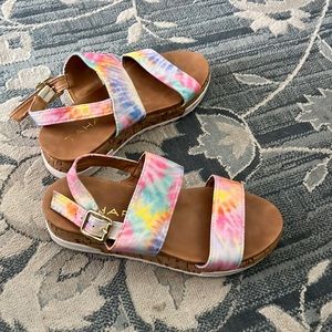 Tahari Girls Wedge Sandals - Size 2